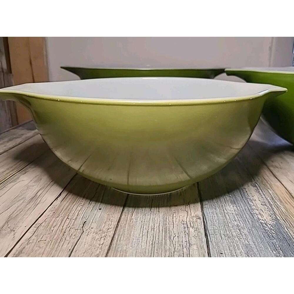 3 Pyrex Verde Green Cinderella Mixing Bowls Vintage. 2 444 4qt And 1 442 2.5 Qt. - Picture 3 of 9